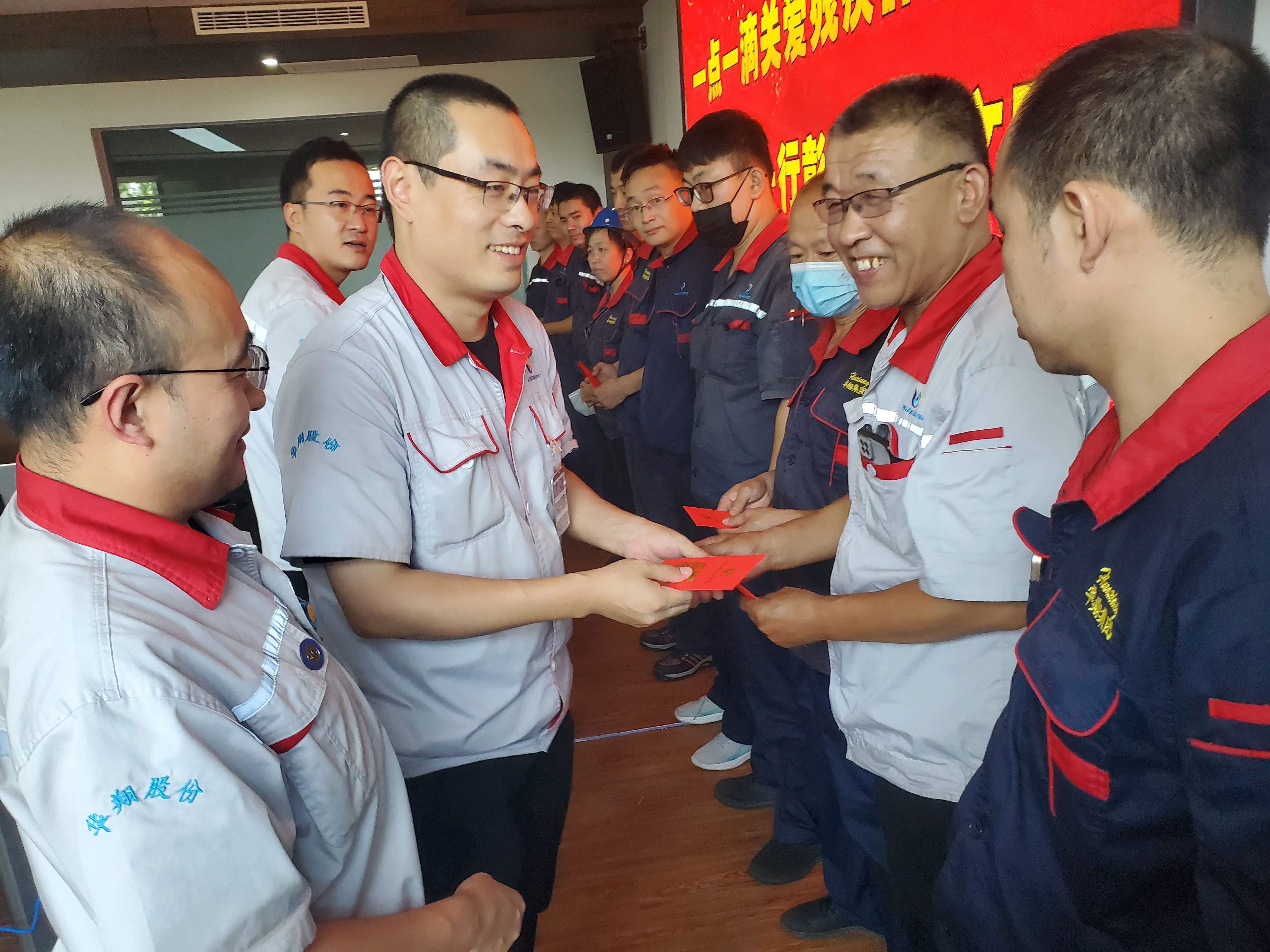 “扶殘助殘有你有我”，華翔很暖心！